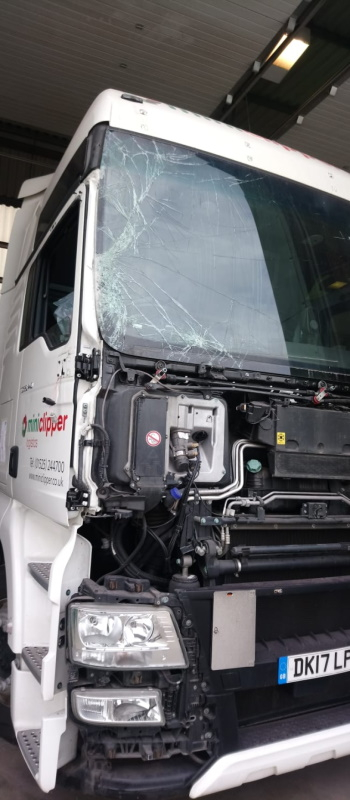 Fast and reliable windscreen repair for commercial vehicles
